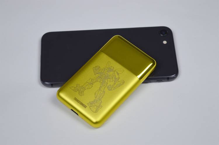 趣味横生，情怀翻涌：须眉变形金刚定制款剃须刀开箱体验