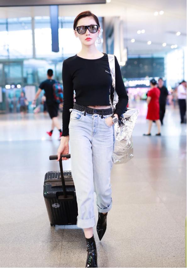 张天爱穿黑色短靴图,张天爱穿短靴子腿图片