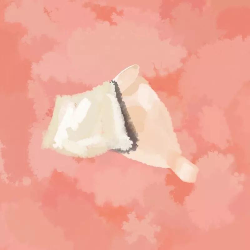 夜光杯和卫生巾哪个好,卫生巾和月亮杯利弊