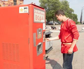 布市滞留国人获得信息难，商户赚钱应远离*场赌**