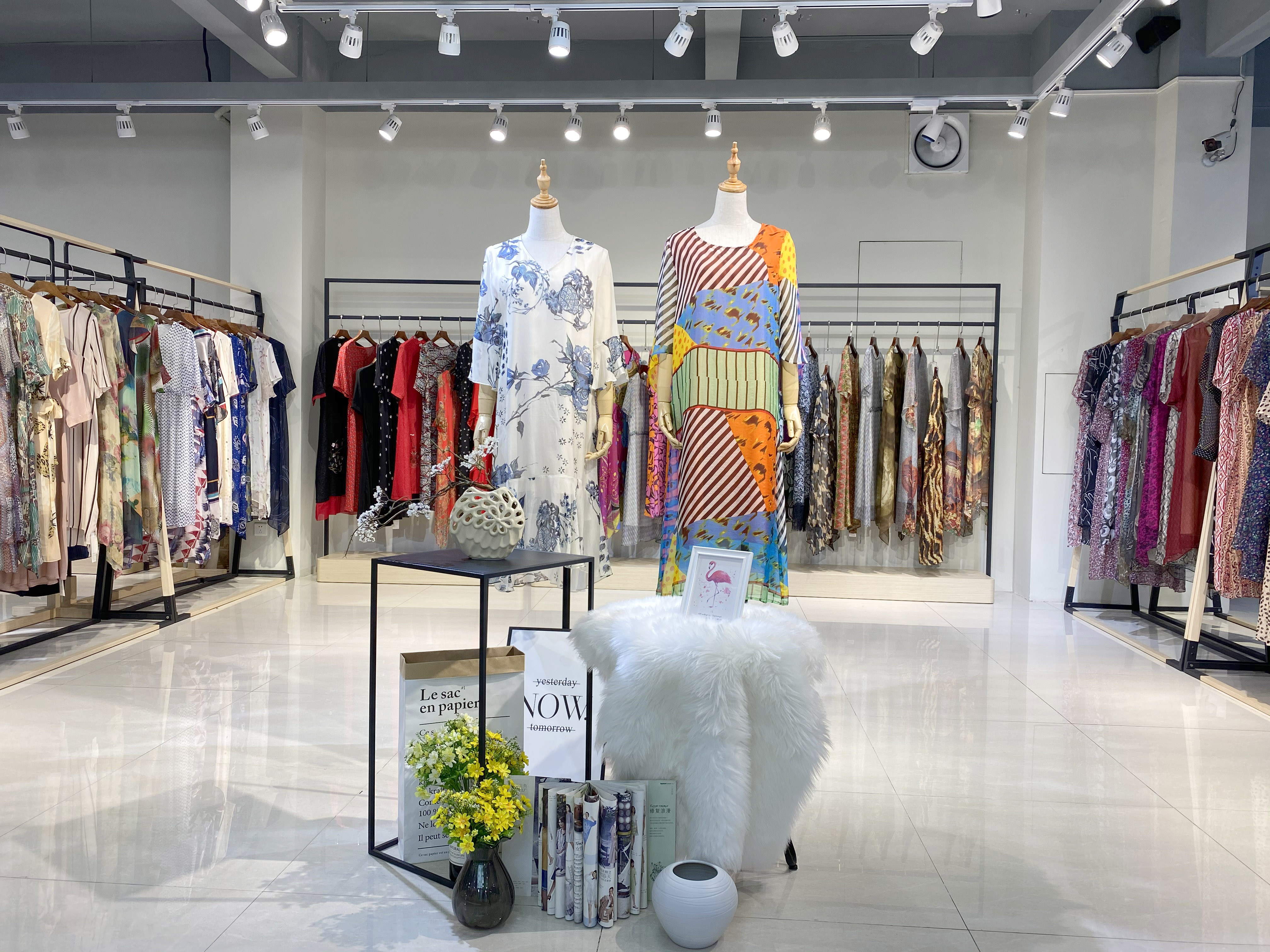 批发真丝连衣裙厂家直播,厂家直销批发真丝连衣裙