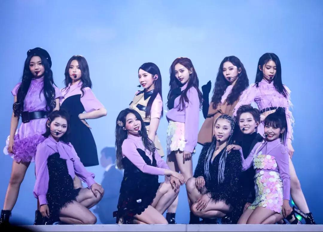 火箭少女炸裂舞台,火箭少女出道夜首秀