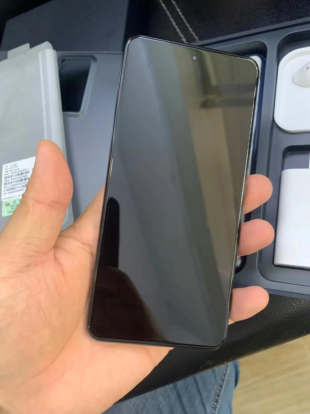 自己给手机贴膜的技巧,手机贴膜摆地摊技巧