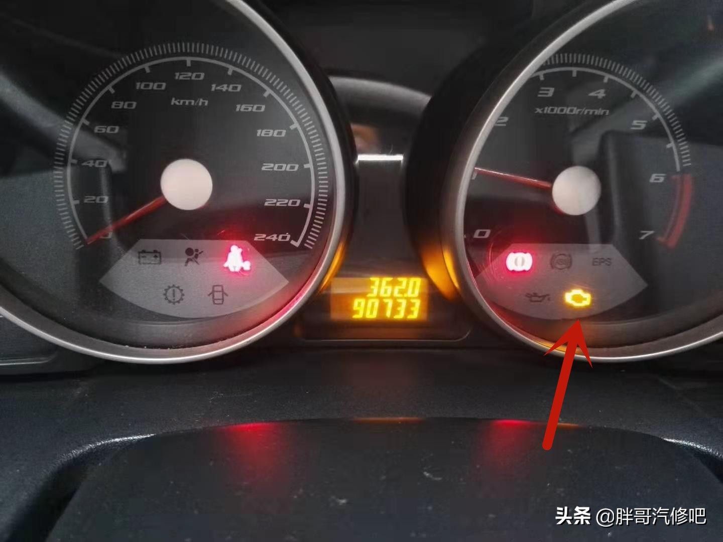 发动机故障灯亮起加速抖动,发动机故障灯亮提速无力油耗高