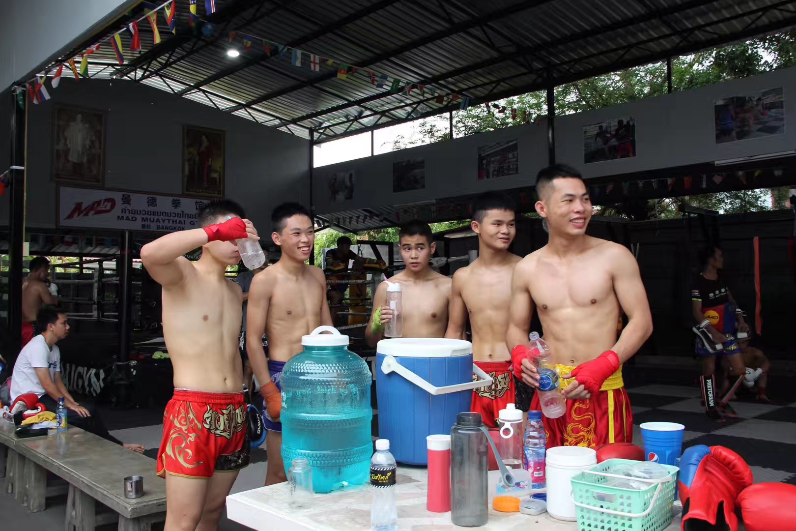 中国小伙在泰国拳馆,泰国开拳馆的中国人