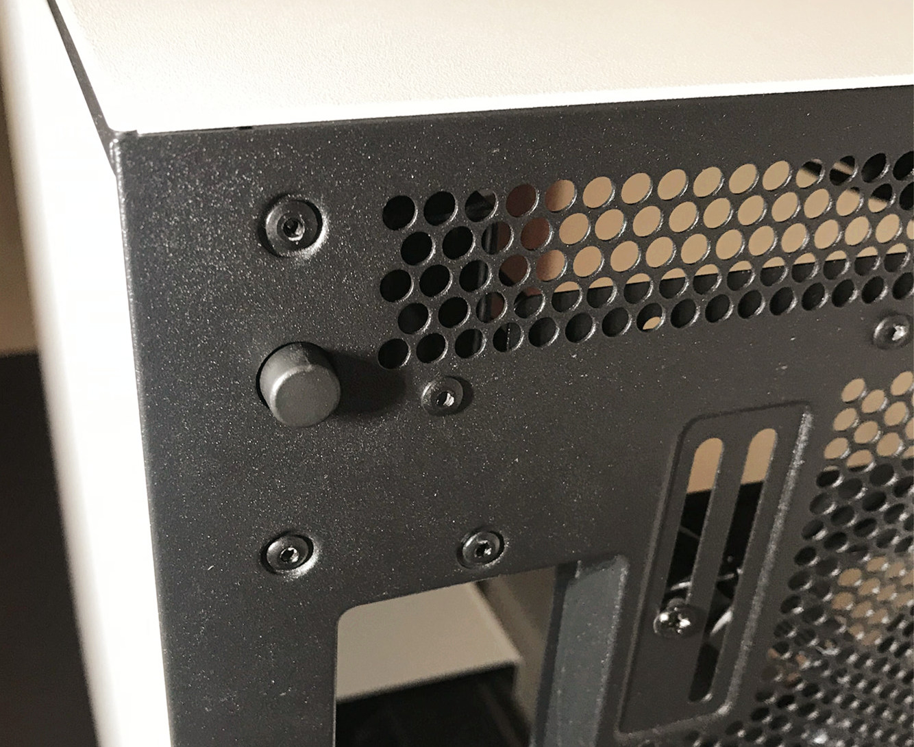 ​如何配置一台支持正版4KUHD光盘*放播**的电脑-NZXTH710i乱入