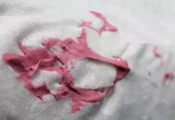 衣服被橘子汁弄脏了怎么办,新衣服沾上果汁怎么办