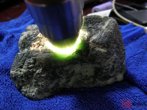 赌石倾家荡产家破人亡,赌石一刀穷一刀富结局