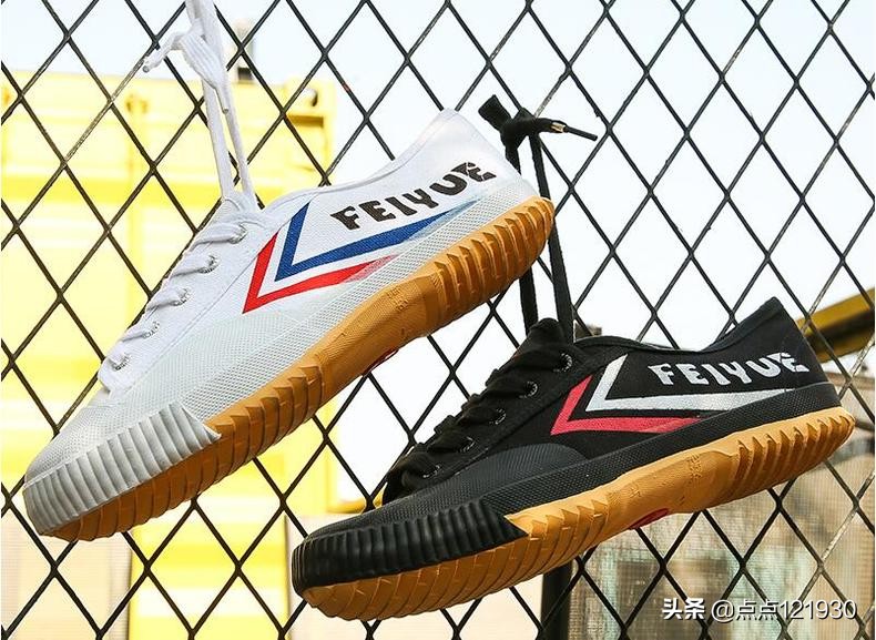 最近最受争议的国潮球鞋,天生复古感十足的球鞋