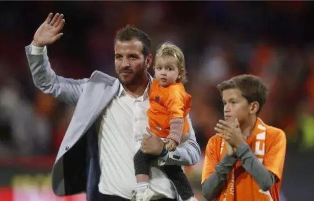 荷兰足球黄金一代范佩西,荷兰三杰罗本范佩西