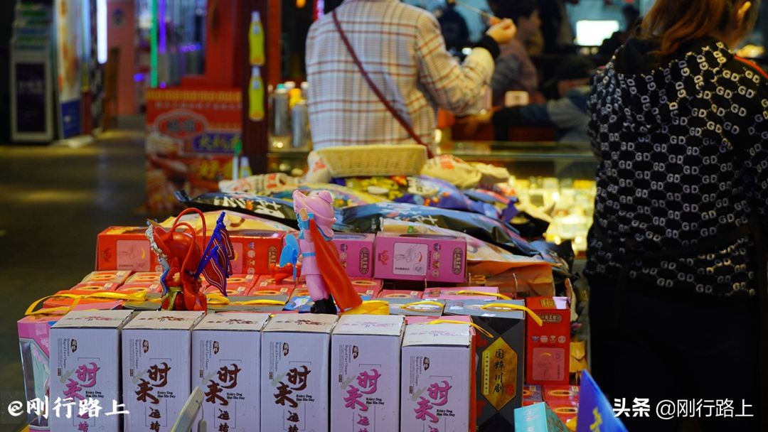 重庆解放碑八一好吃街图片,重庆解放碑八一好吃街推荐食物