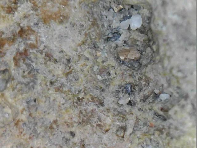 斜长石角砾岩无球粒陨石,月球混合碎硝角砾陨石