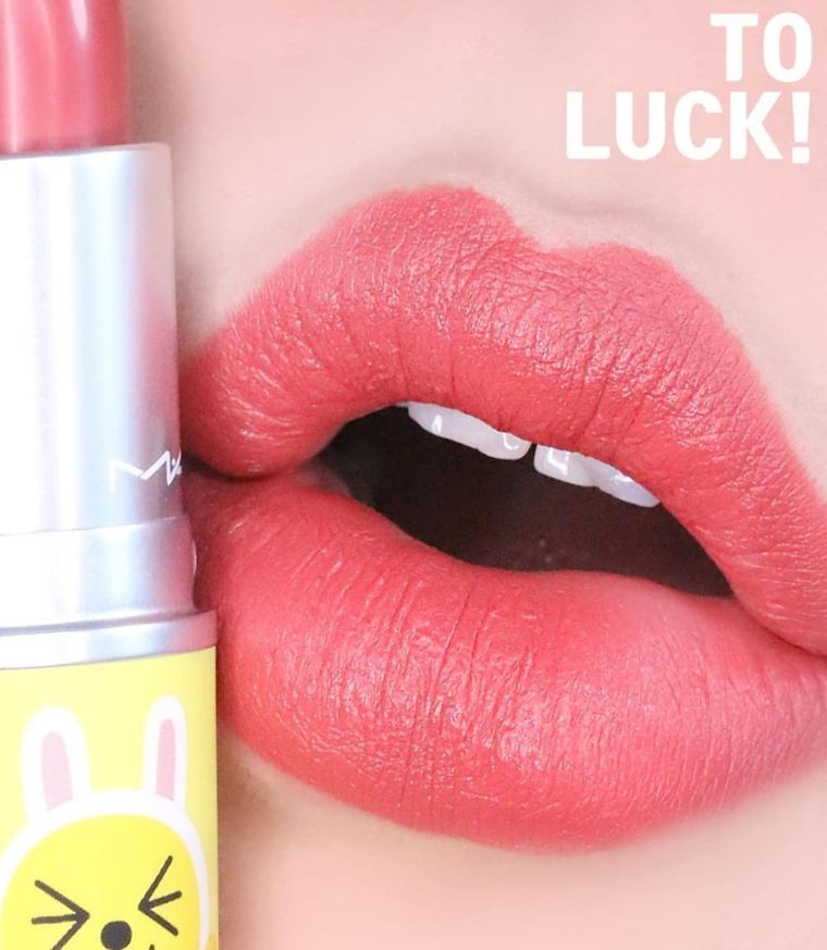 mac口红brickola和露华浓525,mac口红rubywoorussian