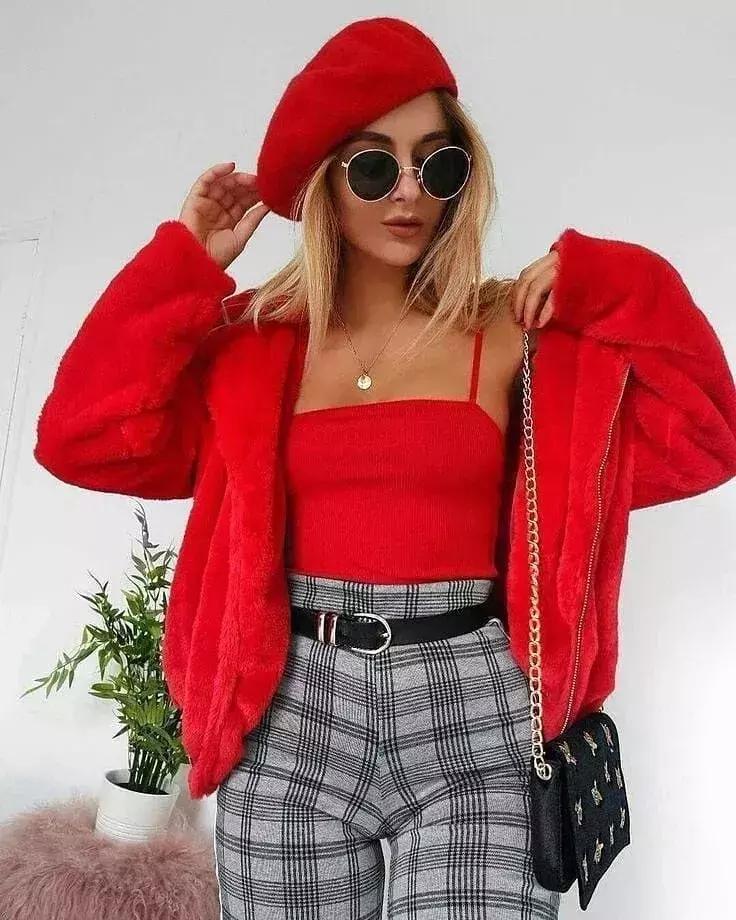 帽子围巾一体的戴起来很暖和,帽子围巾好时髦