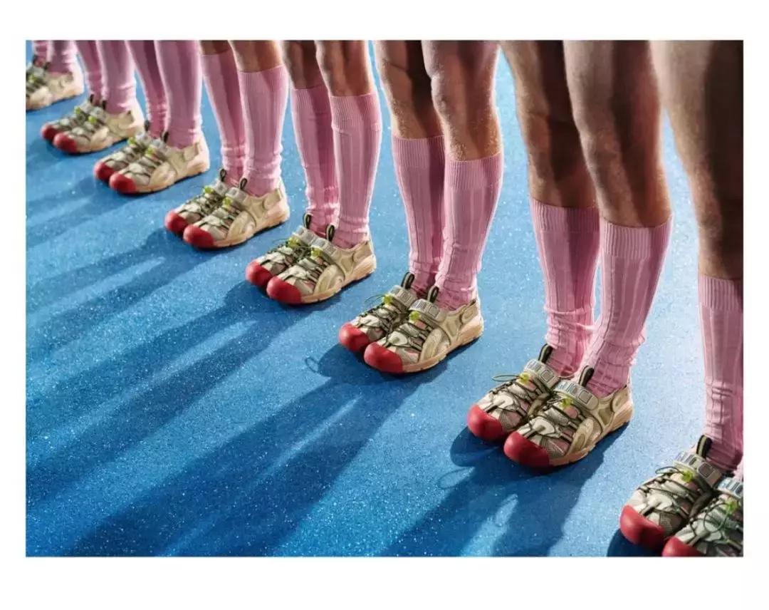 说好一起露脚踝,那些时髦精却偷偷穿上了中筒袜