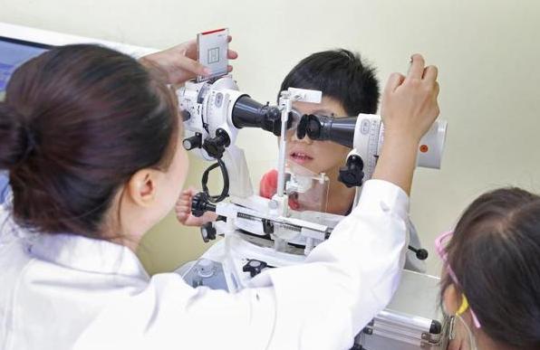 眼科医院怎么治疗小儿弱视,孩子远视弱视能治好吗