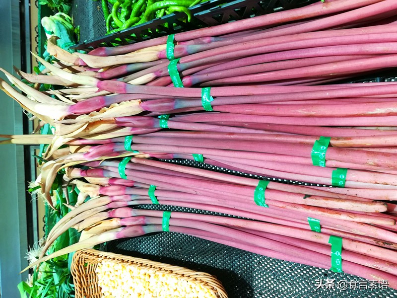 芋头的花在云南也是道好菜,做不好会麻嘴,这样做保证安全又好吃