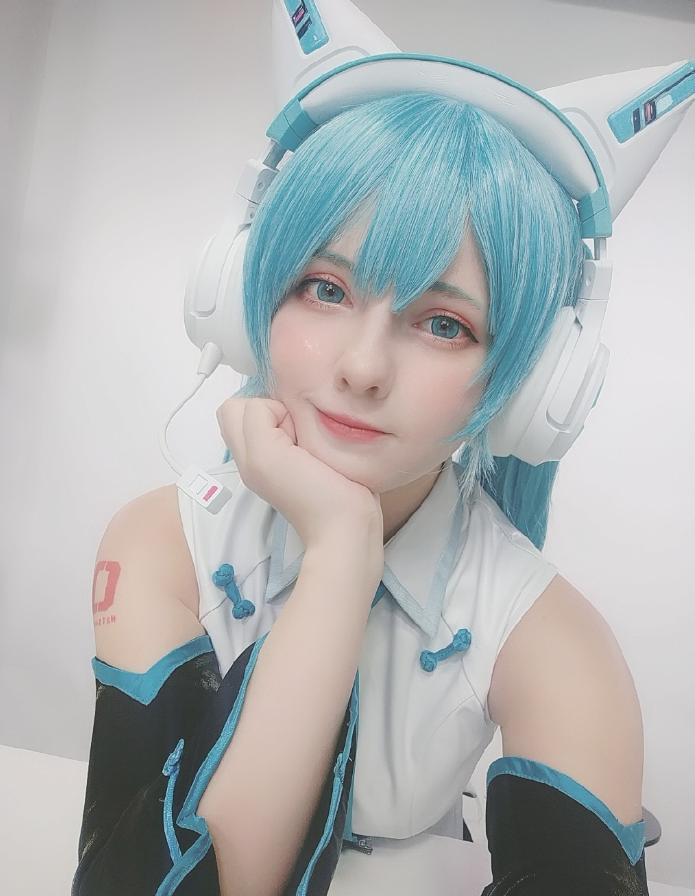 在日本cos初音未来看路人什么表现,俄罗斯小姐姐初音cos
