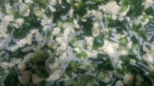 韭菜鸡蛋虾仁韭菜怎么不出水,韭菜虾仁肉鸡蛋馅出水了怎么办