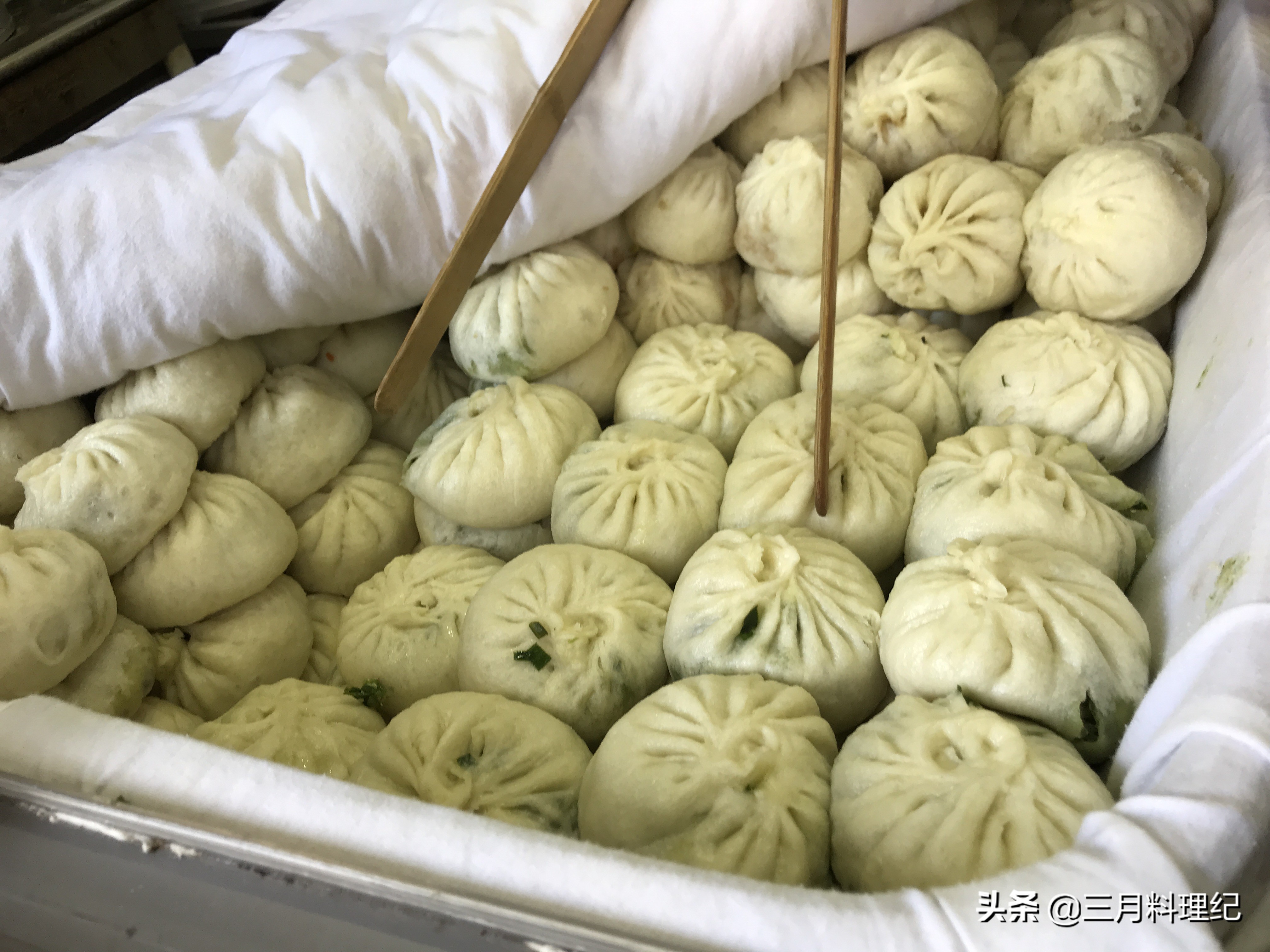 众纺路开了二十年多年的包子铺“明亮老面包子”吃的是一种情怀