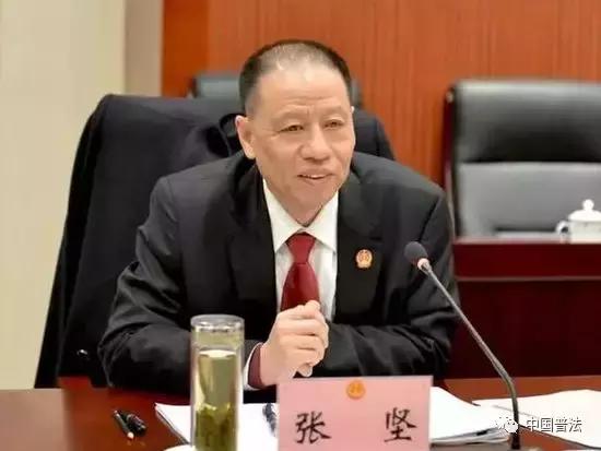 【法治热点早知道】女大学生酒店赴约前男友,3个好友陪同仍被刺身亡