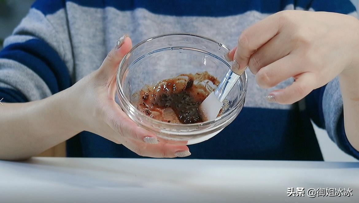 5分钟,自制手膜秘方,告别干枯手