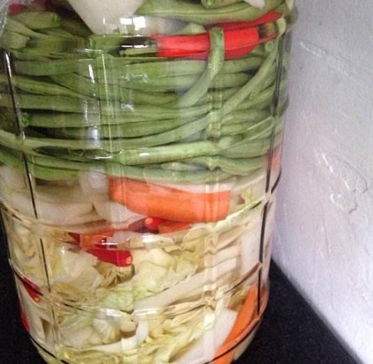 大叔被泡菜腌制100年,卖泡菜大叔