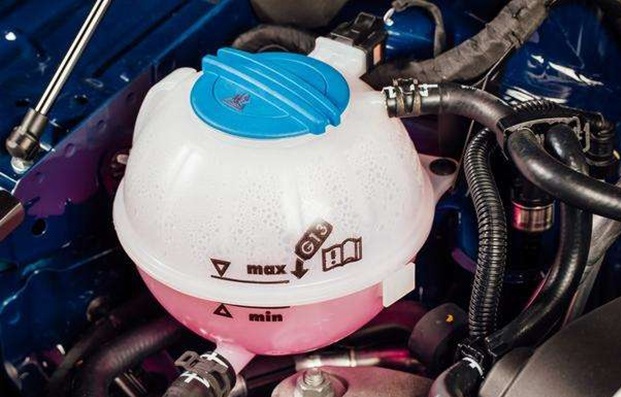 汽车暖风为什么开一会就不暖和,汽车的暖风不热是什么原因