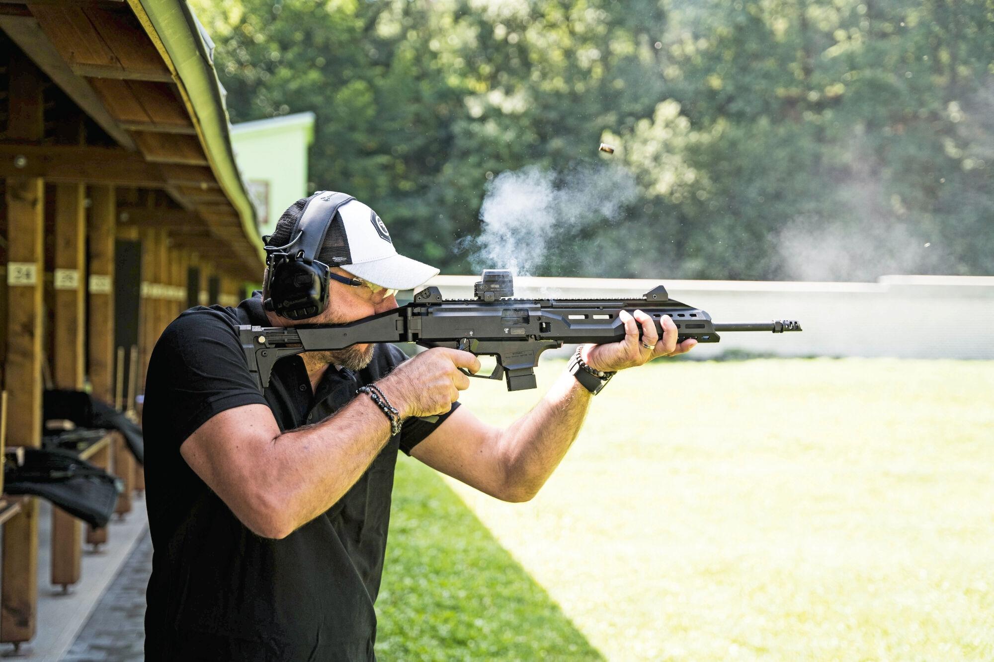 evo冲锋枪有多强,evo蝎式冲锋枪射程