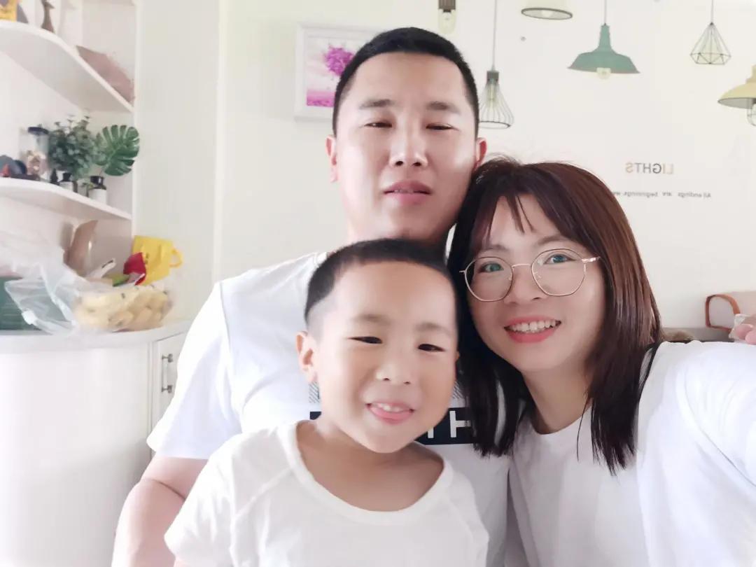 破冰致敬每一位平凡而伟大的警嫂,致敬每一位了不起的女民警