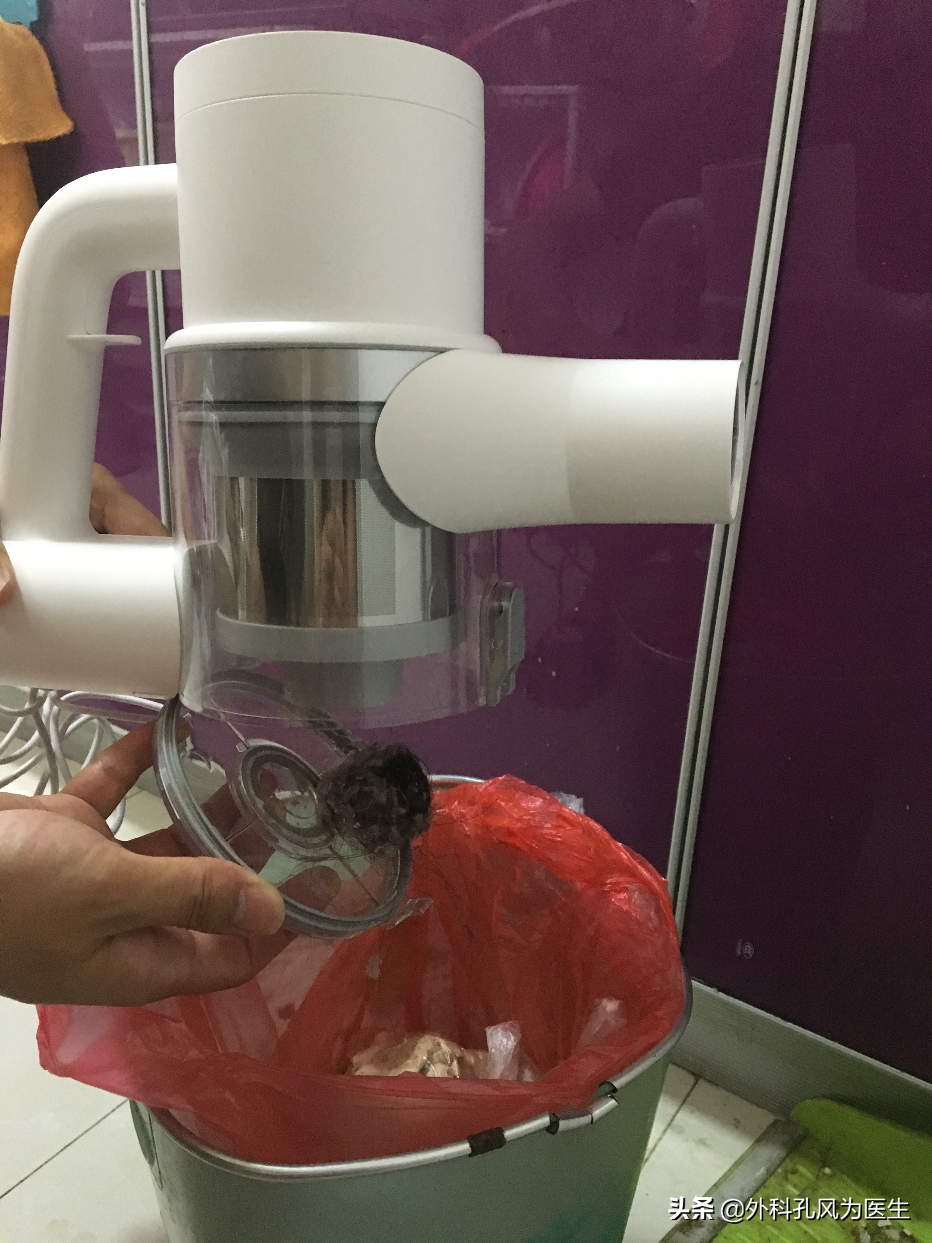 普通吸尘器真实使用感受差评,吸尘器评测小视频