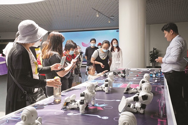 娼捣涓滄柟娉㈡緶澹様,娼捣涓滄柟涓囪薄鏂板煄