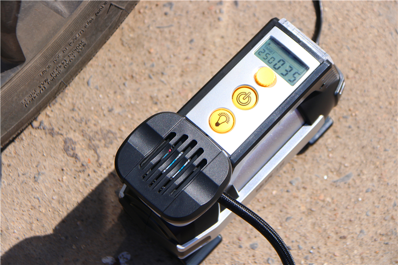 途虎王牌旋风t01充气泵使用方法,途虎汽车轮胎充气泵