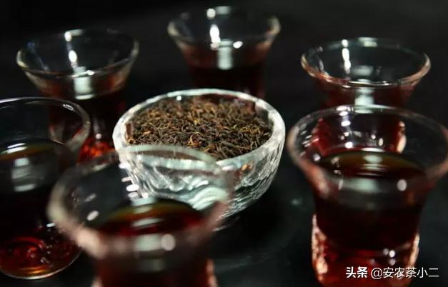 怎样辨别生普洱茶饼的好坏,如何辨别小青柑普洱茶的好坏