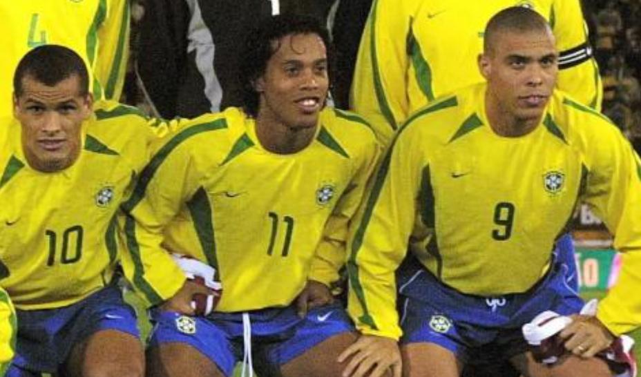 巴西足球运动员历史最强球员,巴西足球史上最强十大巨星