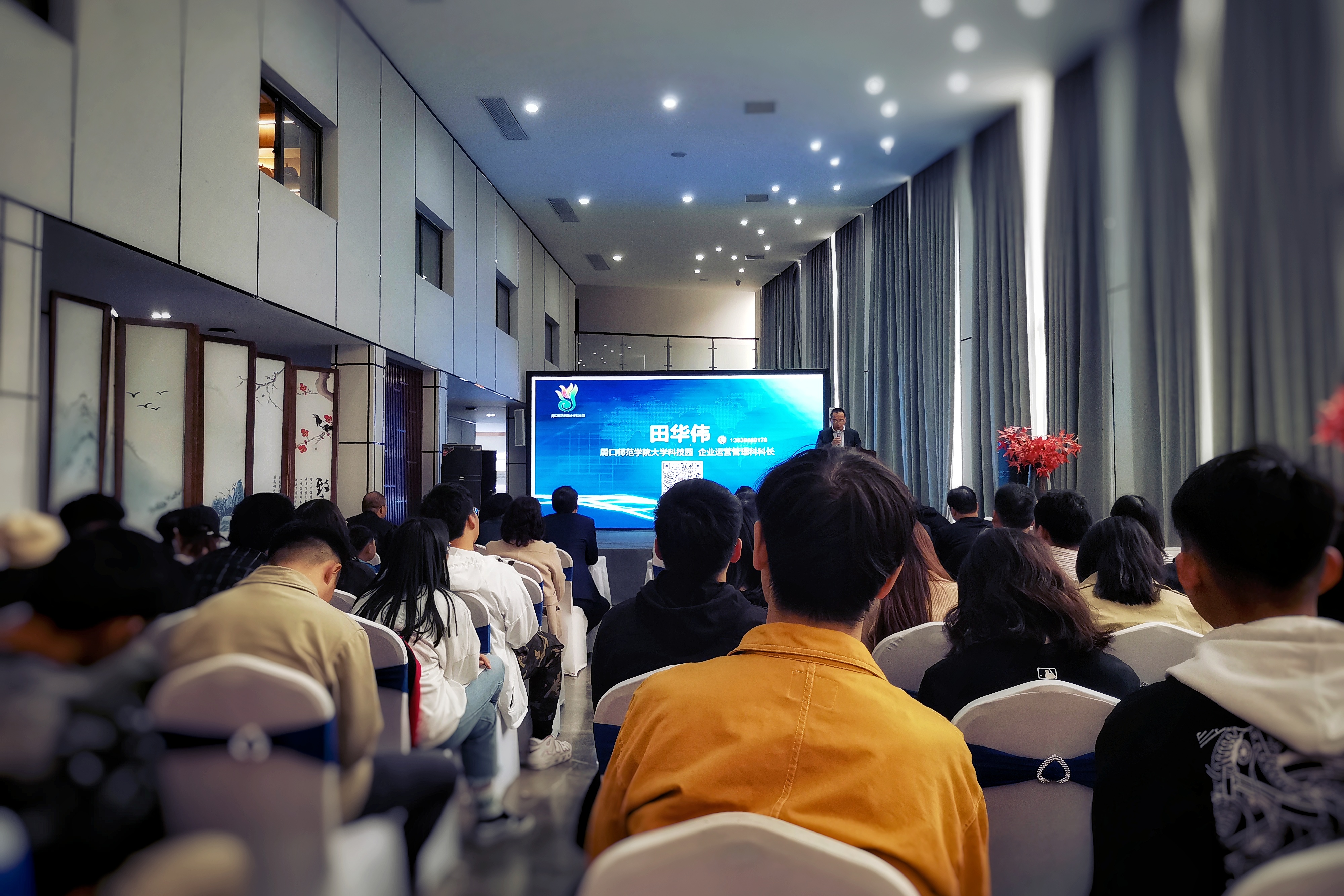 大学生找工作父母不理解,家长对大学生就业和创业的看法