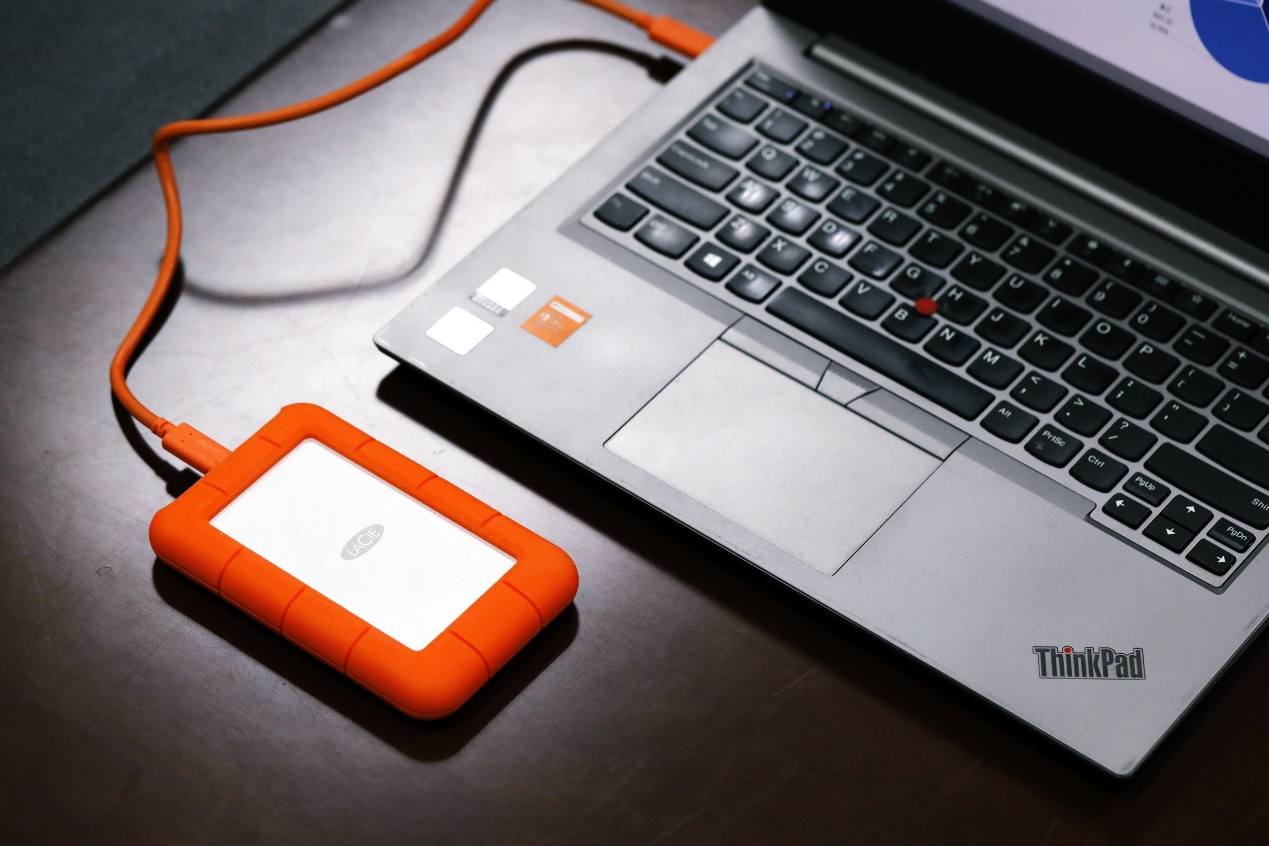 lacie三防移动硬盘,户外摄影最好用什么相机