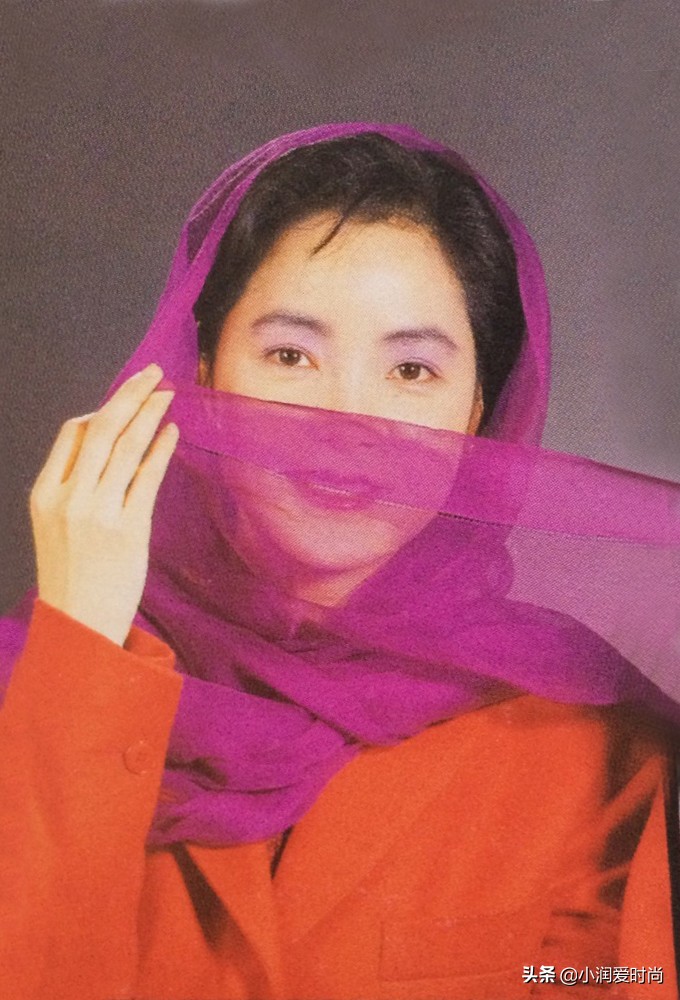 圆脸女生适合的白头发发型,脸大头发少不烫发适合的发型