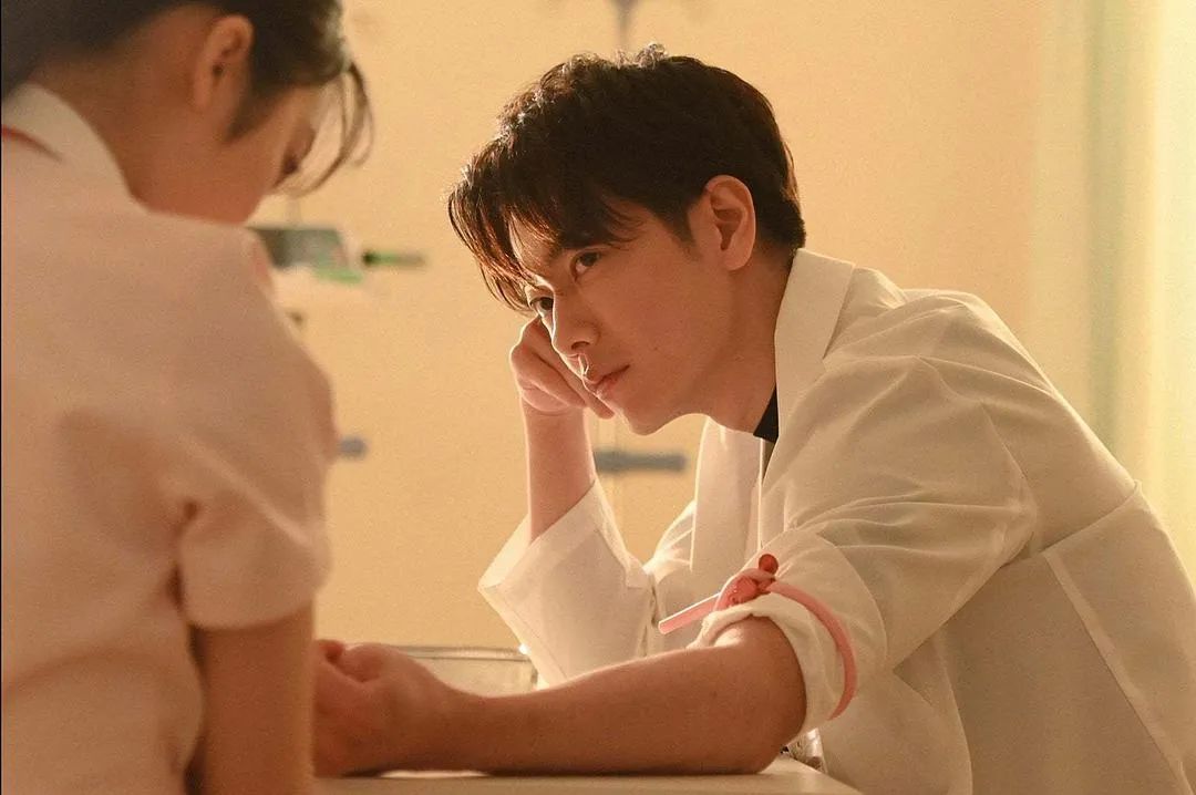 看了30岁童贞，宝藏男艺人果然都要经历这一遭