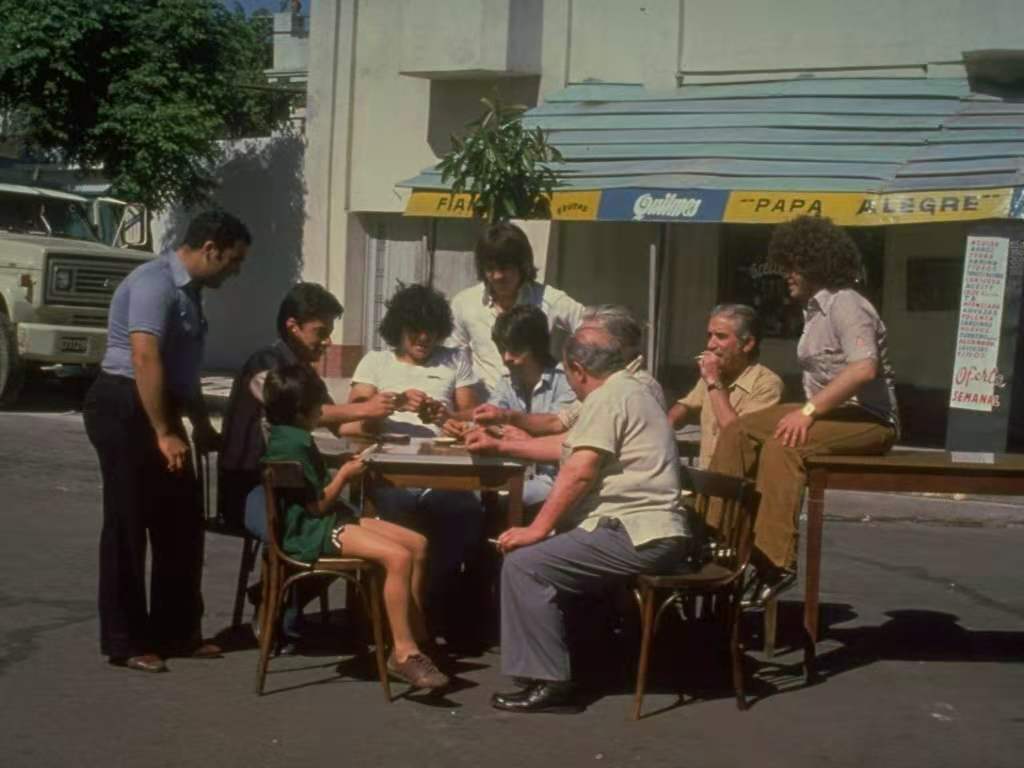 马拉多纳共产主义,马拉多纳人物故事