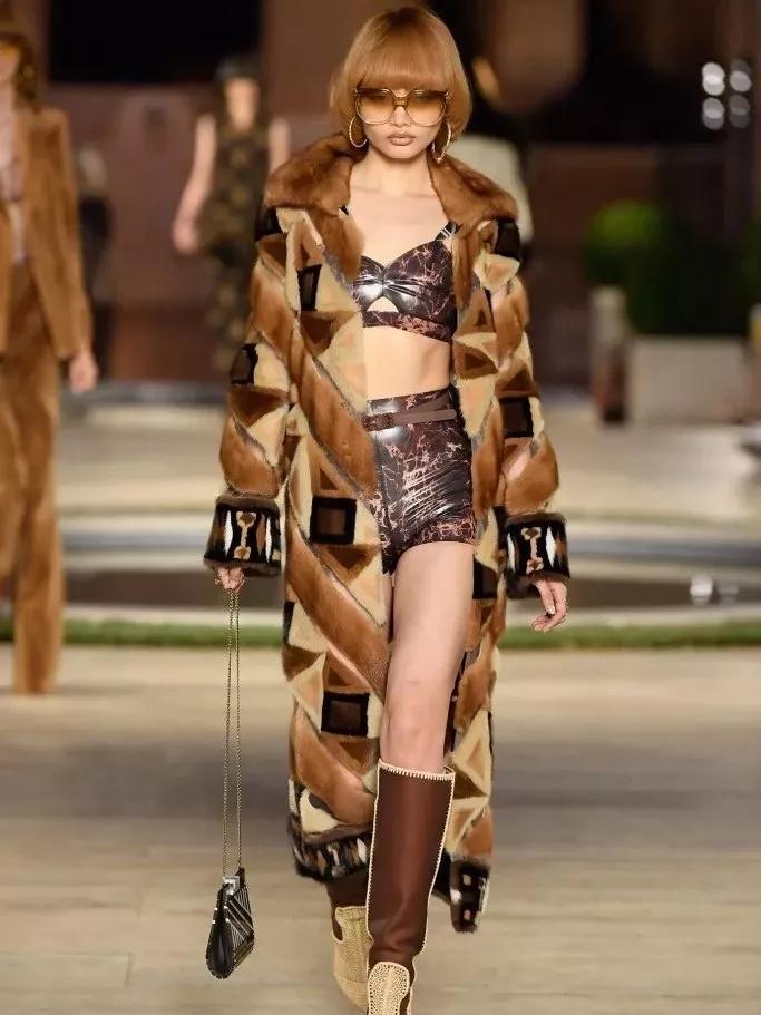 皮草穿搭博主推荐,欧美博主秋冬皮草穿搭