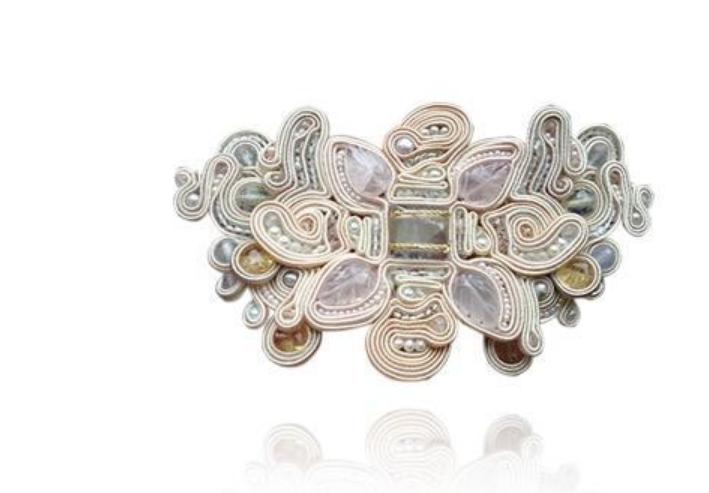 适合异国风格的首饰,简单到极致的奢华首饰