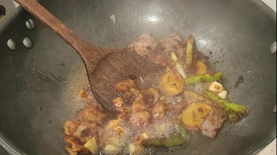 草鱼怎么炖好吃又简单做法,草鱼怎么炖才好吃又简单家常做法