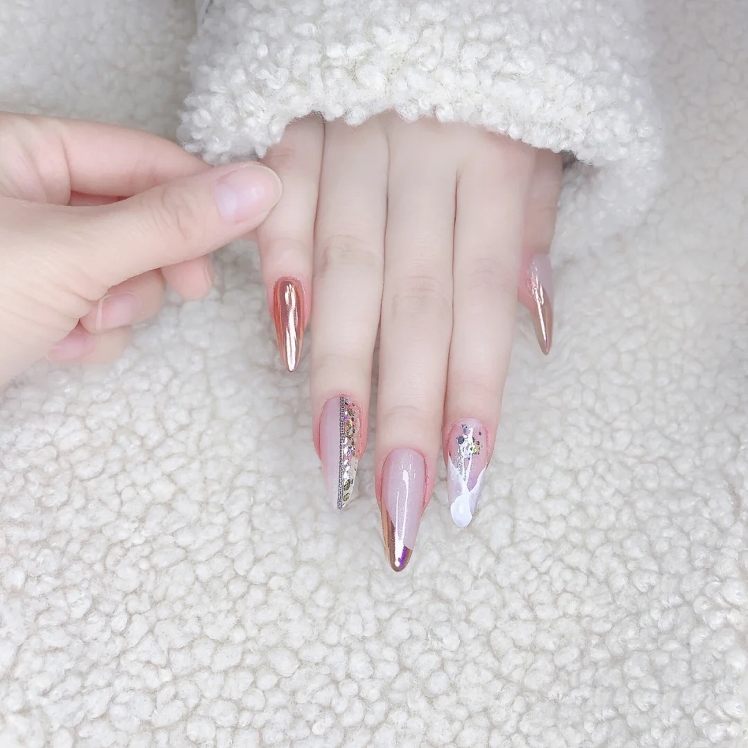 高级感美甲简约大气图片,高级感美甲轻奢款式高清图片