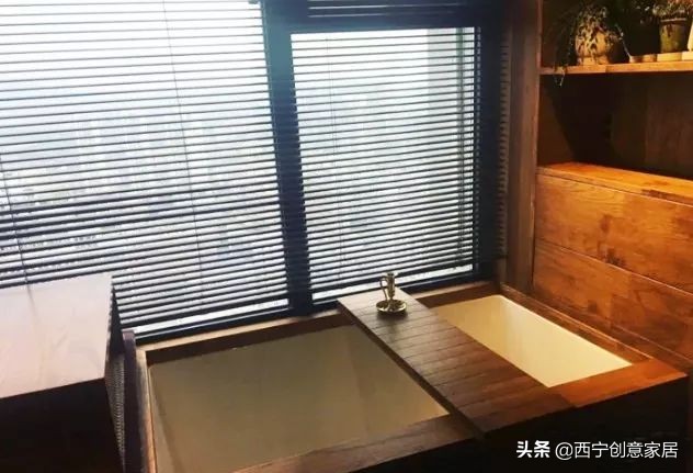 带飘窗的长方形卫生间浴缸,卧室飘窗上面可以装浴缸吗