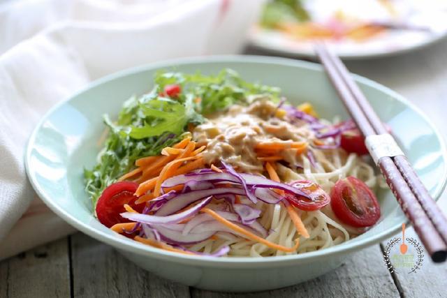 怎么在家做好吃又超简单面条,在家做普通的面条怎么做才好吃