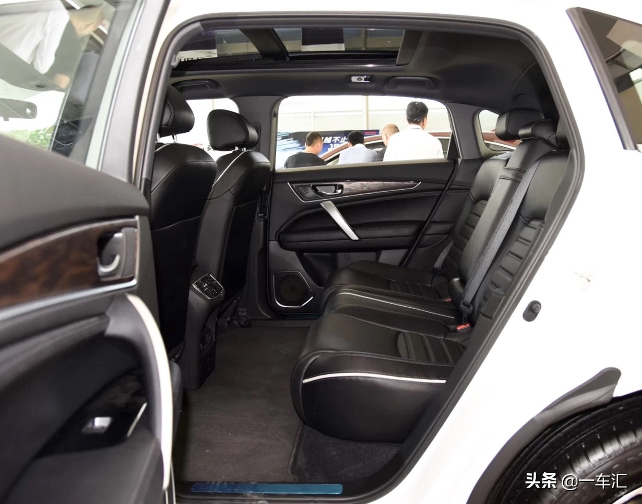 本田ur-v和冠道哪款值得买,2017至2022款冠道ur-v专用鲨鱼鳍