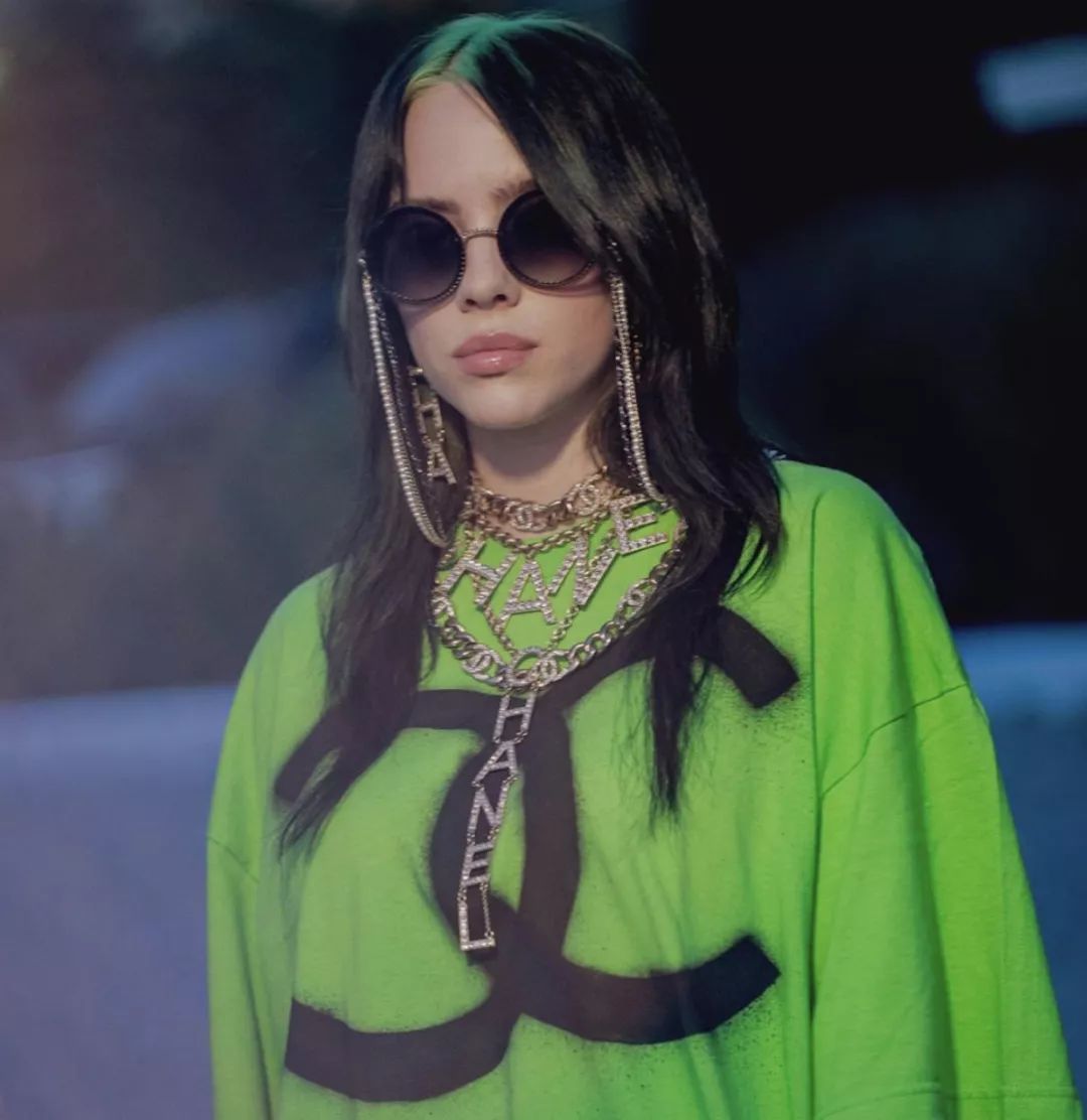 我太太太难了！项链戴在脖子上还做错了？