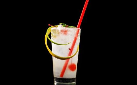 鸡尾酒喝多少会醉,教父鸡尾酒怎么喝