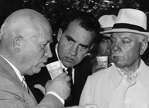 可乐百年之战完整视频,可乐百年之争有什么启示